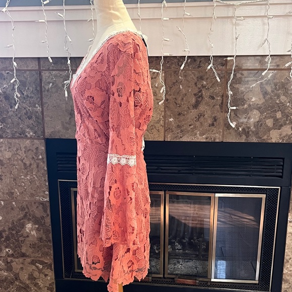 Alexa Amor Pink Lace V-Neck Dress with Bell Sleeves Size Large - Picture 3 of 7